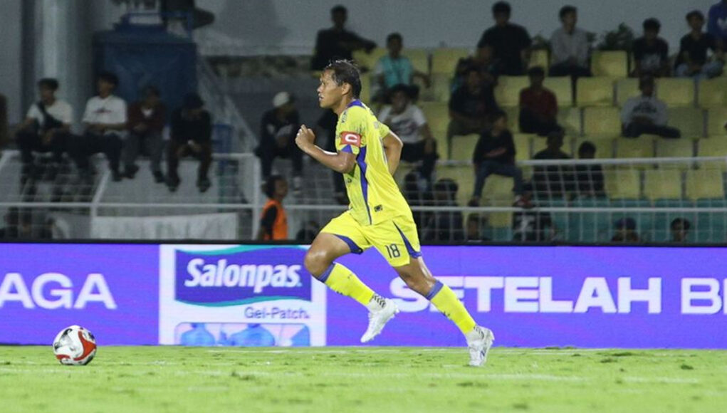 0000000000---- Gelandang Persib Adam Alis