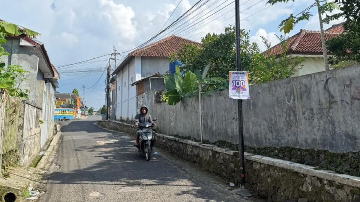 0000000000000---- Pemkab Tasikmalaya Siapkan Penertiban Tiang dan Kabel Internet Ilegal, Operator Tak Berizin Terancam Diputus