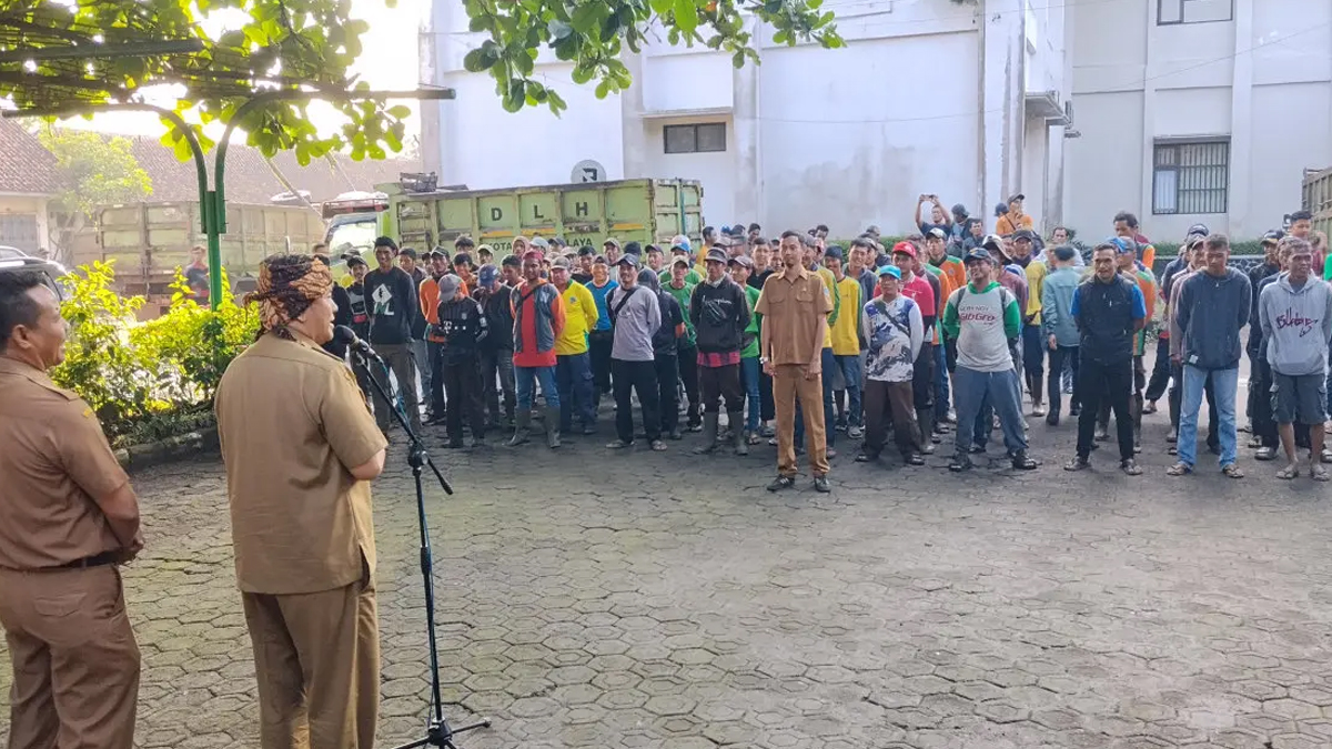 00000000000000---Ratusan Petugas Kebersihan Kota Tasikmalaya Dikumpulkan, Pemkot Perjuangkan Insentif di Tengah Tekanan Anggaran
