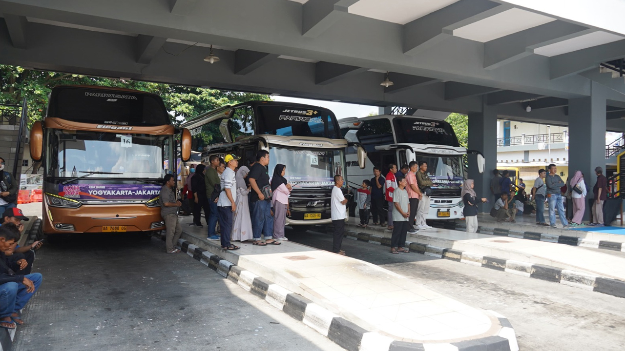 Bus di terminal - 0 - Kemenhub