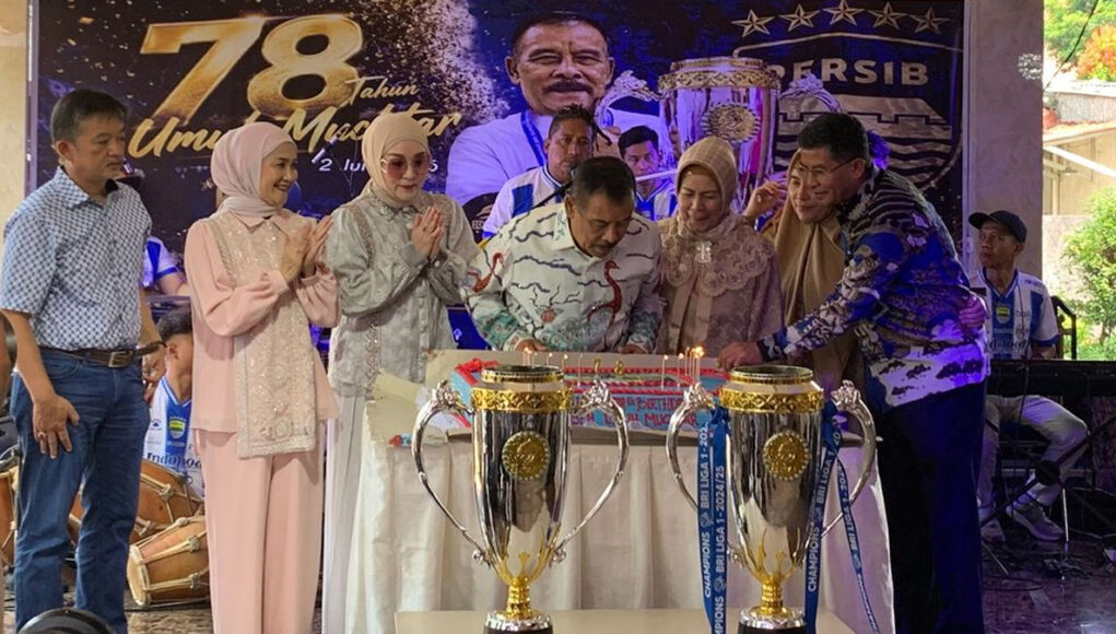 0000000000--Doa Wa Haji Umuh di Ulang Tahun ke-78 Usai Bawa Persib Juara 3 Kali Berturut-Turut