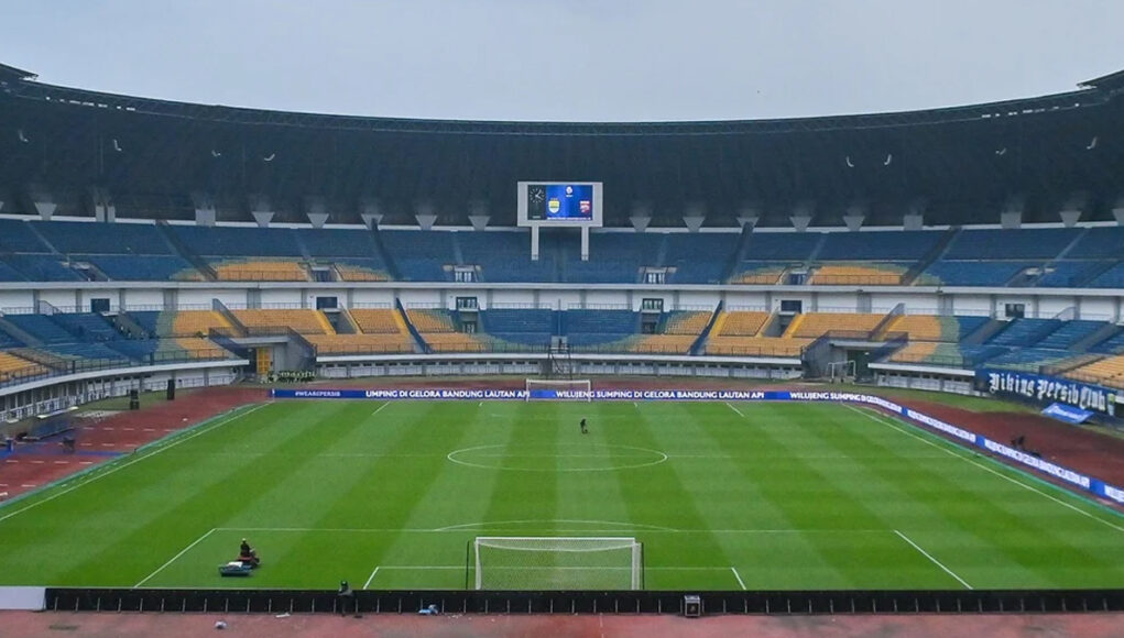 00000000000--- Persib ganti rumput GBLA